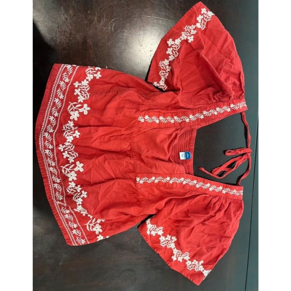 Old Navy Red Floral Embroidered Top – S Petite